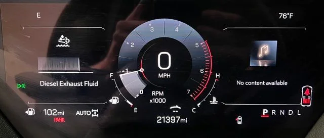 Used 2025 Gray GMC Elevation image 27