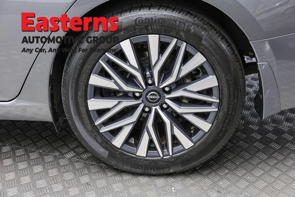 Used 2023 Gray Nissan 2.5 SV image 8