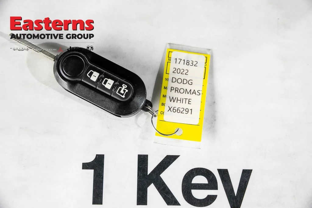 Used 2022 White Ram Base image 23