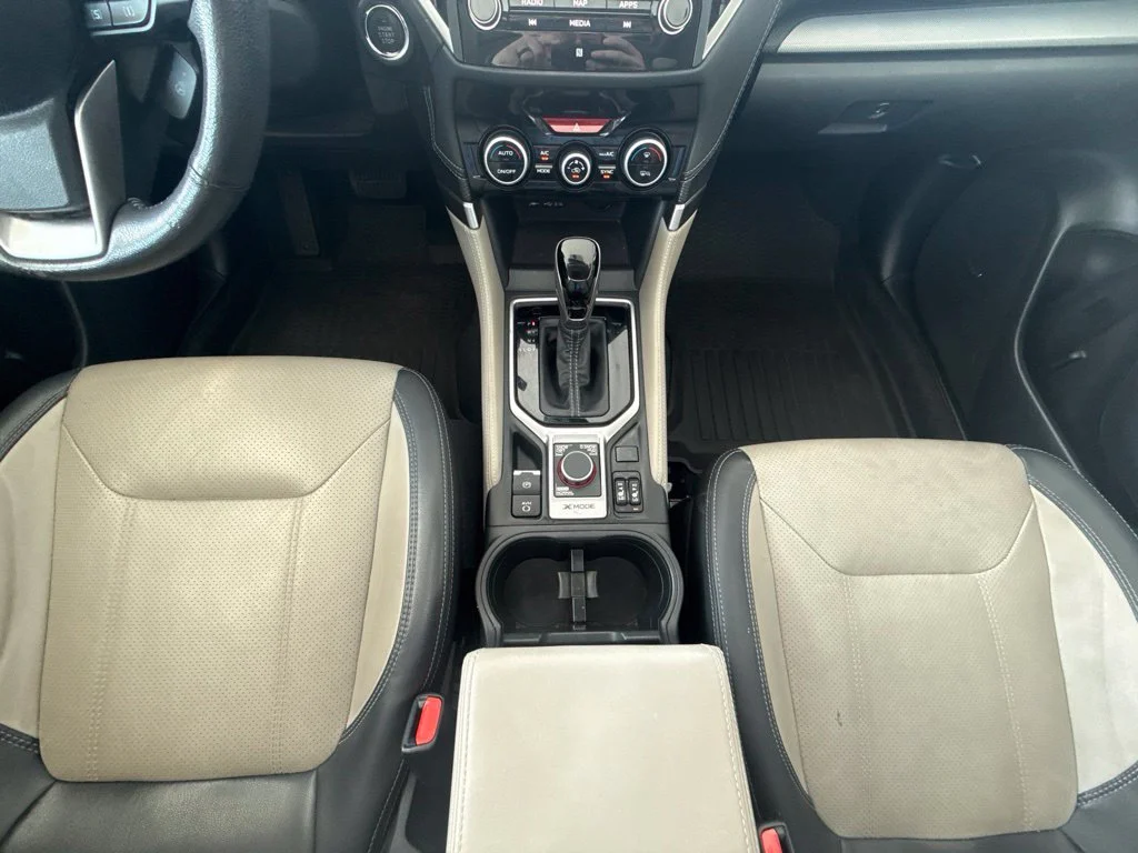 Used 2020 Crystal White Pearl Subaru Limited image 23