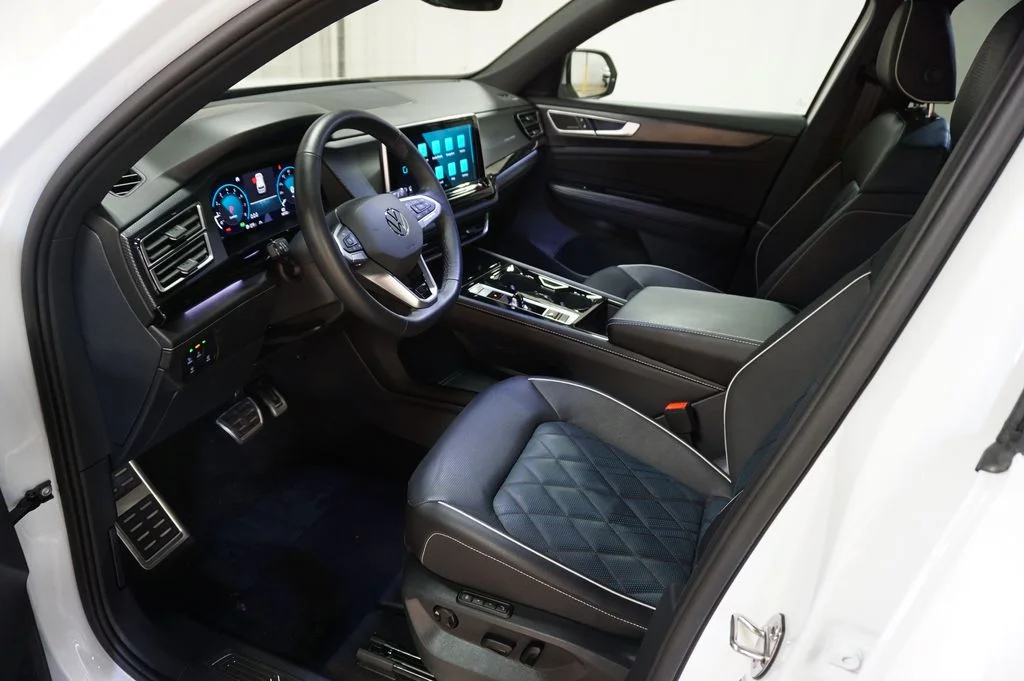 2025 Volkswagen Atlas Cross Sport SEL Premium R-LINE - Photo 26
