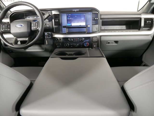 Used 2025 Oxford White Ford Crew Cab XL image 25