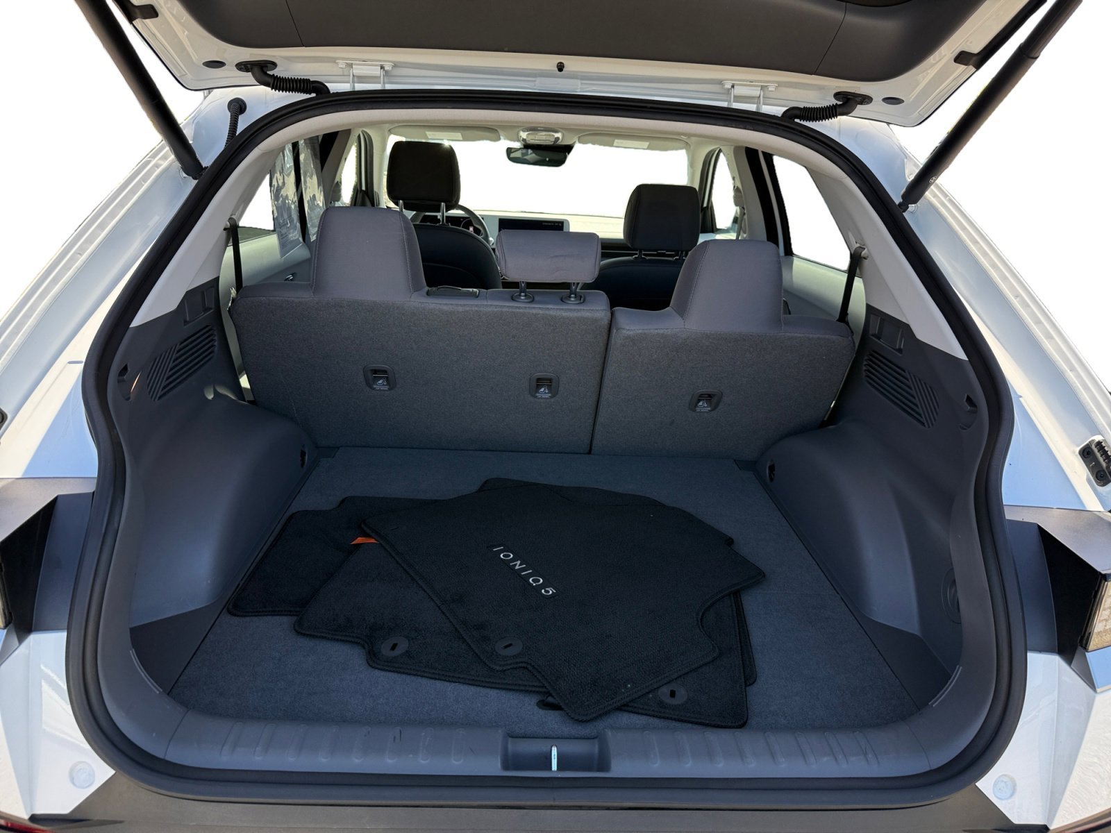 Certified Used 2024 Atlas White Hyundai SEL image 17