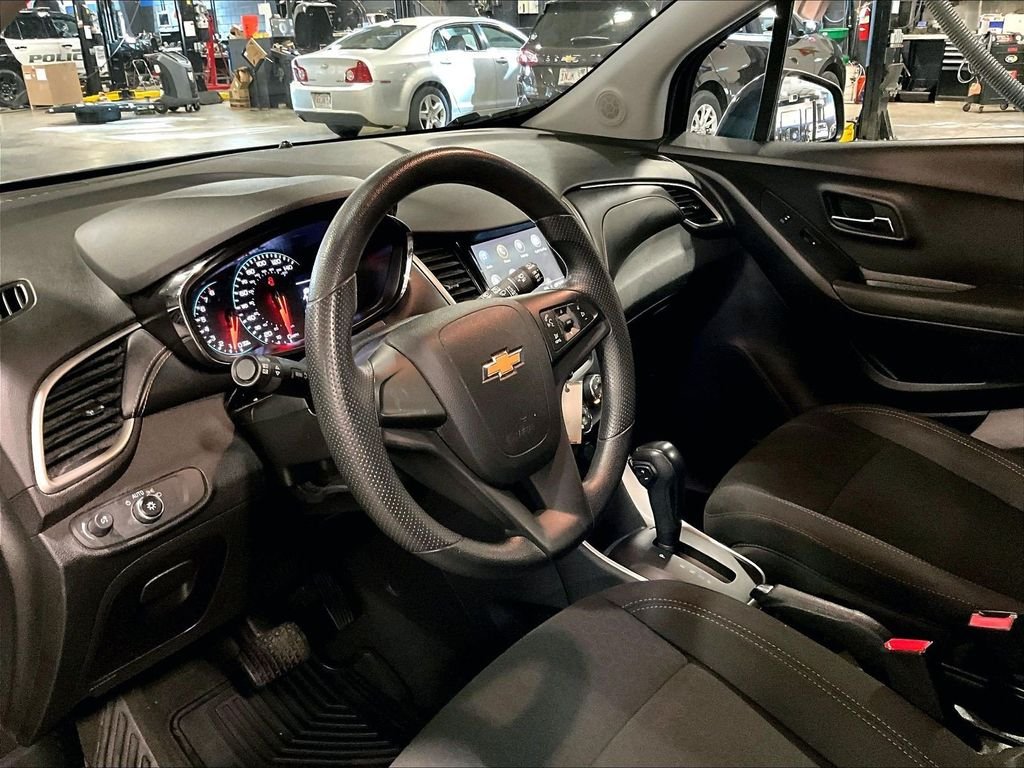 Used 2019 Blue Chevrolet LS image 8