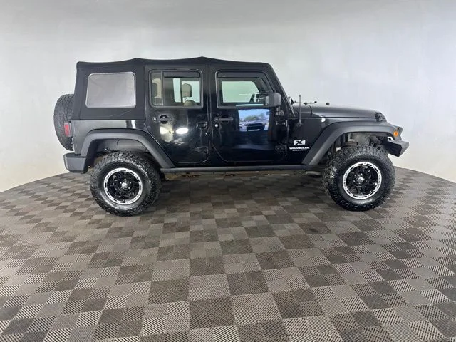 Used 2009 Black Jeep Unlimited X image 5