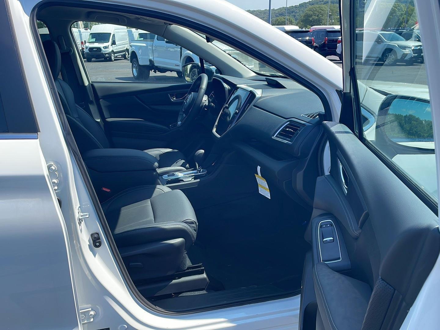 New 2026 CRYSTAL WHITE PEARL Subaru Limited 7-Passenger image 26