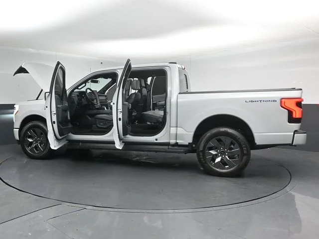 Used 2024 White Ford Lariat image 51