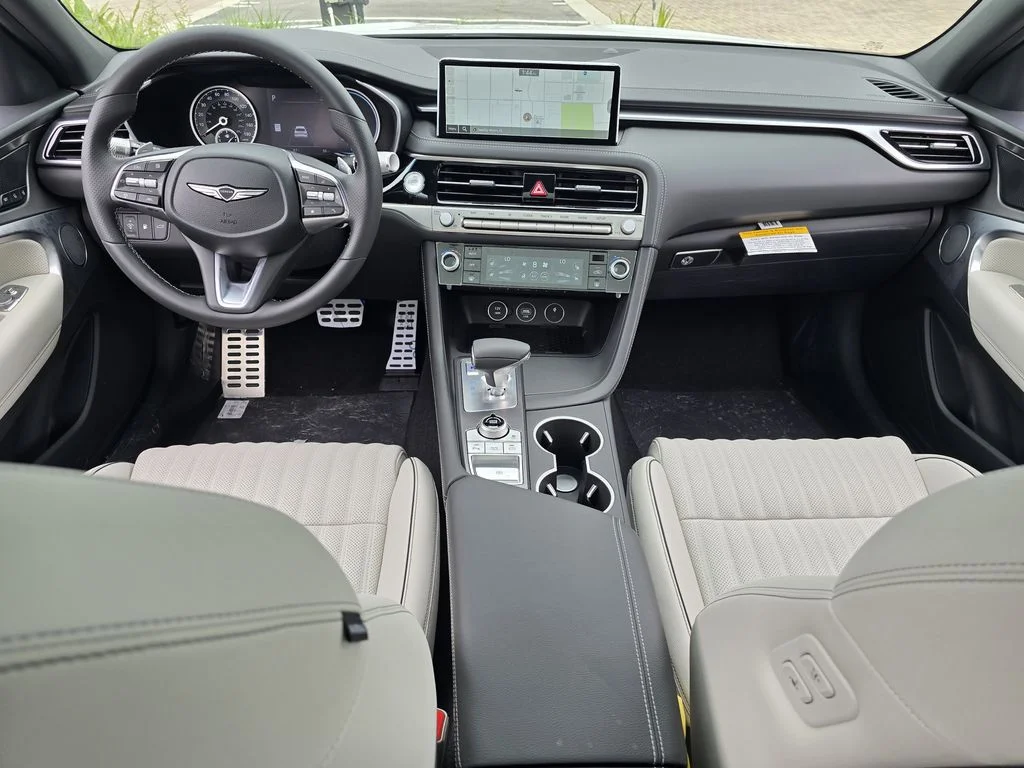 New 2026 Silver Genesis 3.3T Sport Prestige image 7