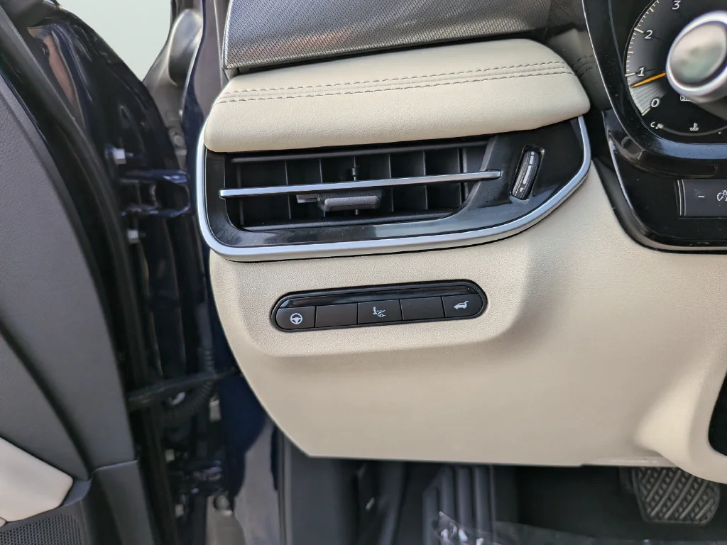 Used 2023 Blue INFINITI LUXE image 28