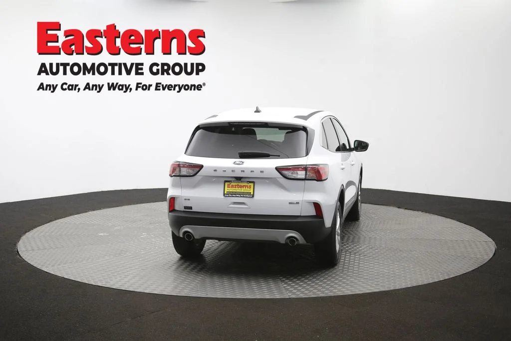 Used 2022 White Ford SE image 39