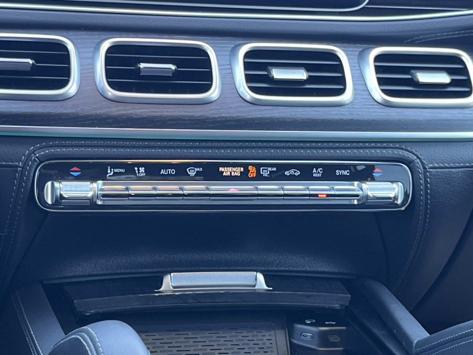 Certified Used 2022 Polar White Mercedes-Benz AMG® GLE 53 image 17