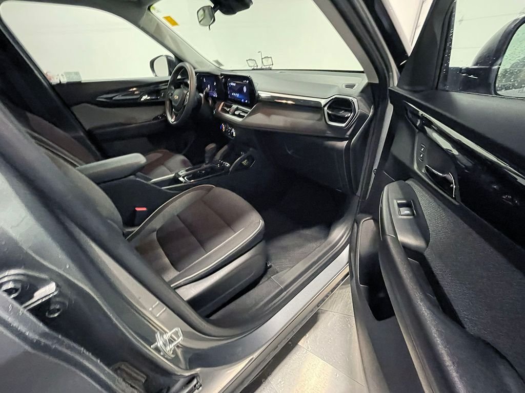 Used 2024 Gray Chevrolet LS image 22