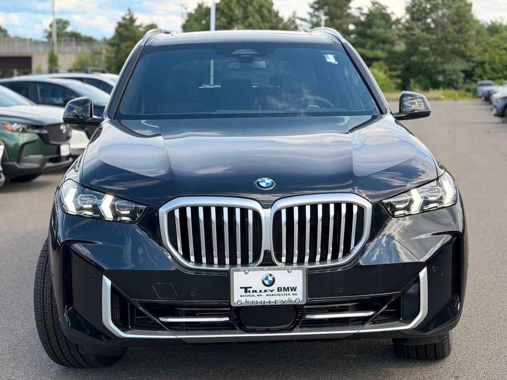 New 2026 Black Sapphire Metallic BMW xDrive40i image 2