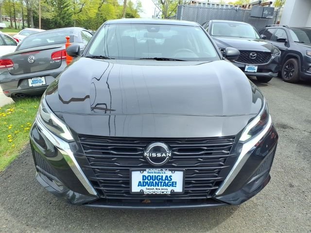 Used 2024 Black Nissan 2.5 SV image 4