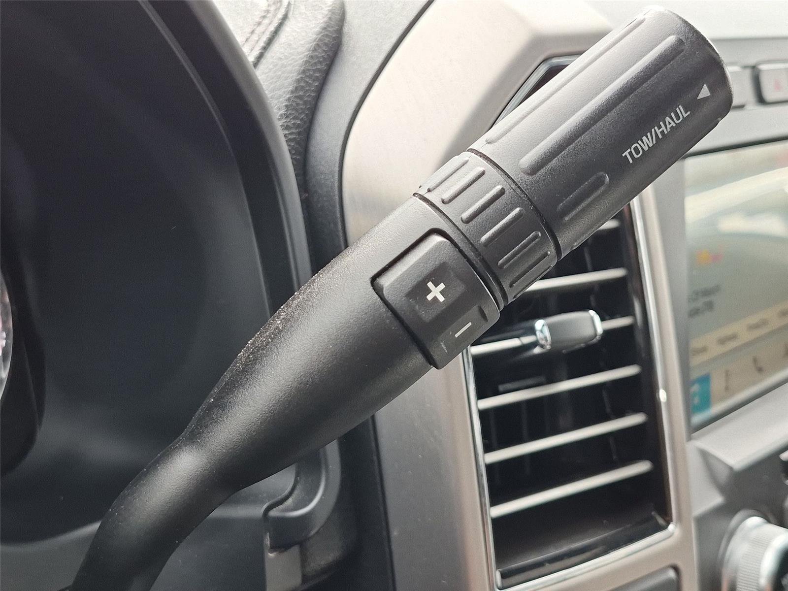 Used 2018 Shadow Black Ford Platinum image 30