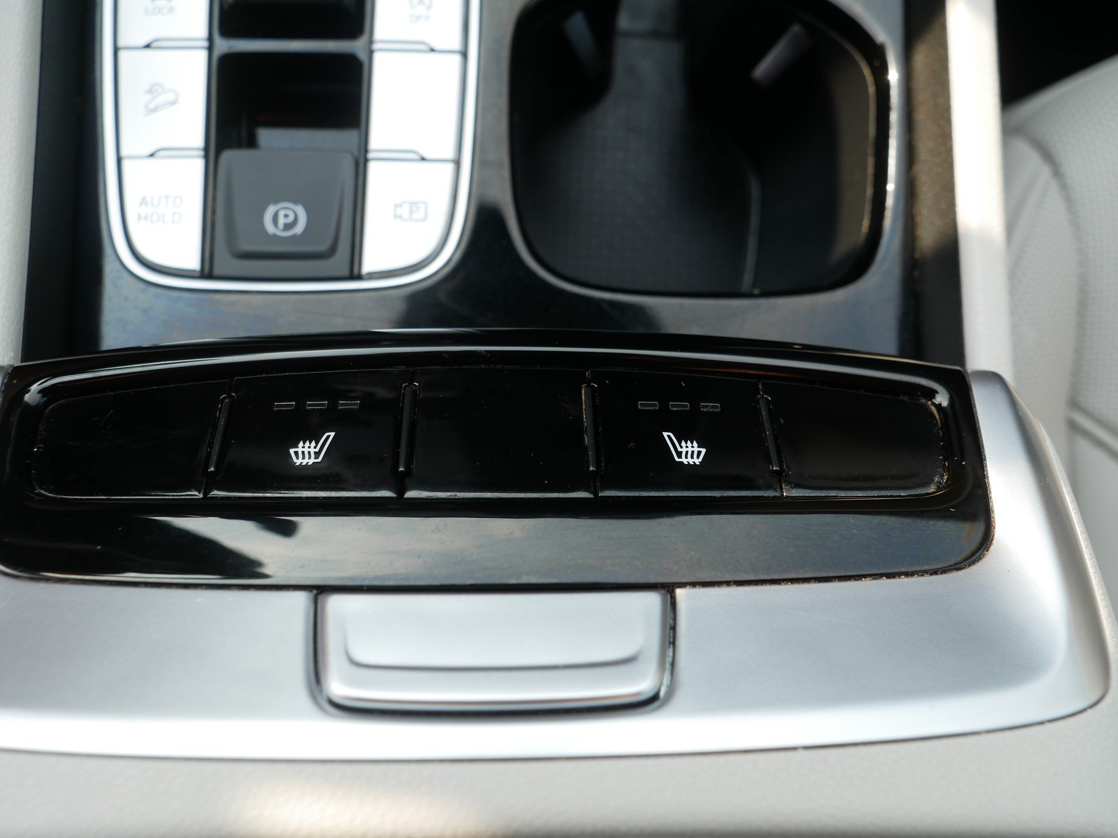 Used 2023 Portofino Gray Hyundai SEL image 32
