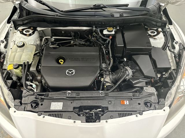 Used 2011 White Mazda i Touring image 18