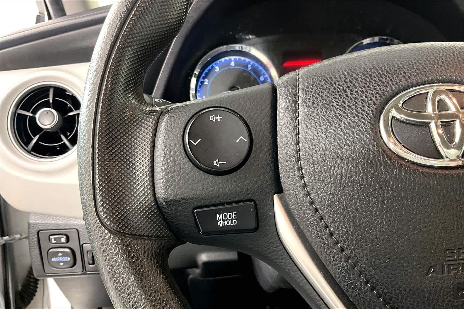 Used 2017 Classic Silver Metallic Toyota L image 22