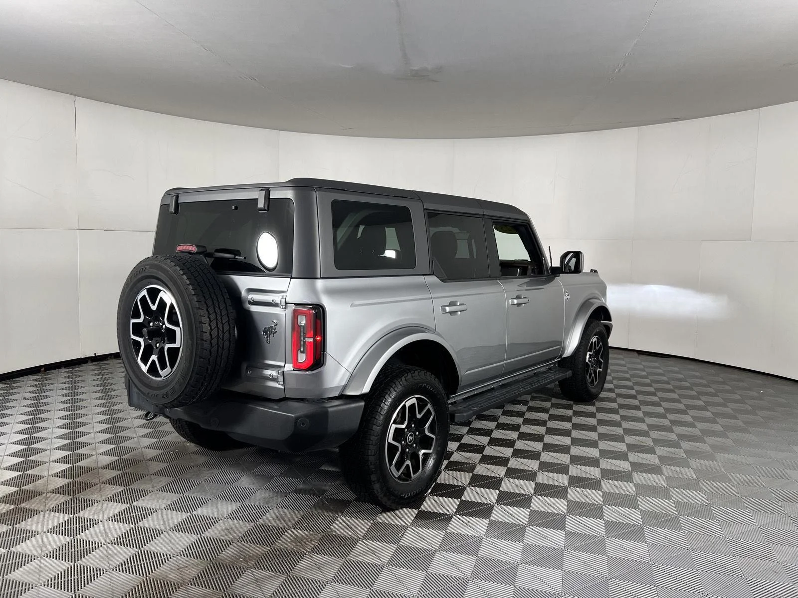 Used 2023 Iconic Silver Ford Outer Banks image 21