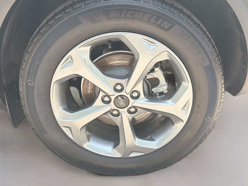 Used 2025 Agate Black Metallic Ford ST-Line image 8