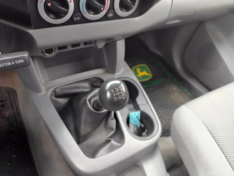 Used 2010 Red Toyota Base image 12