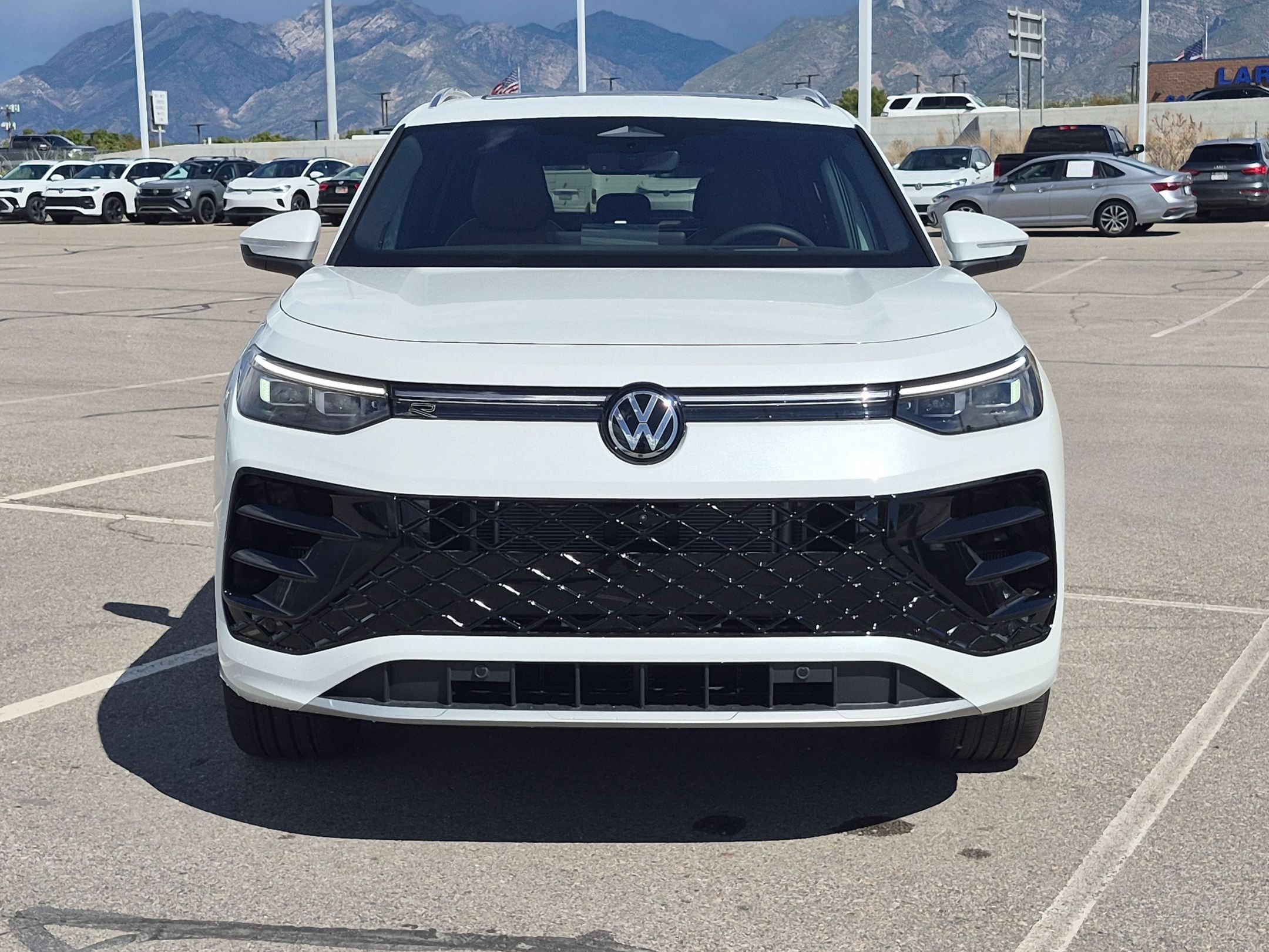 New 2026 Opal White Pearl Volkswagen SEL R-Line Turbo image 9