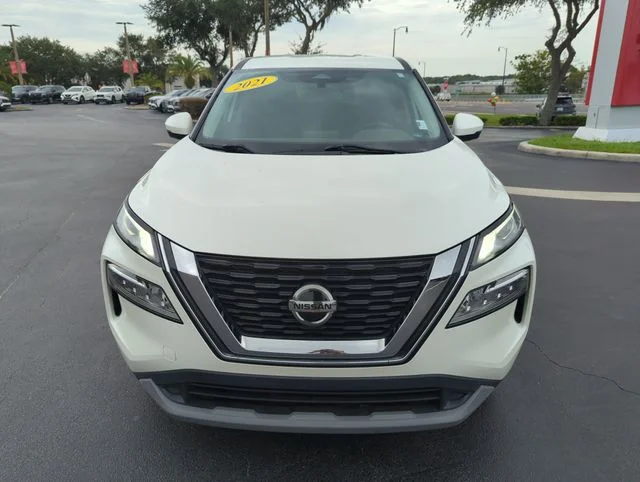 Used 2021 White Nissan SV image 15