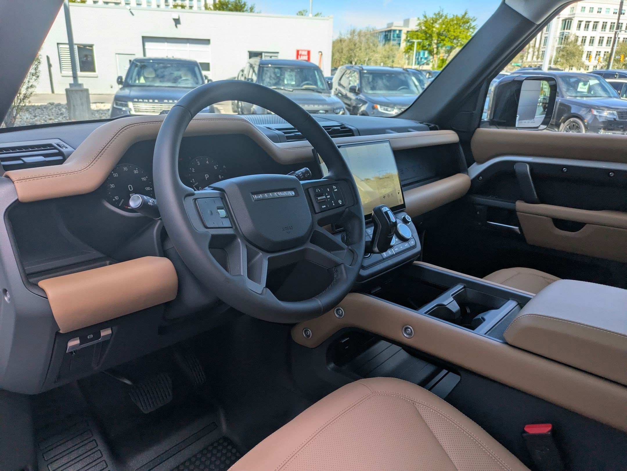 New 2026 Fuji White Land Rover P400 X-Dynamic SE image 15