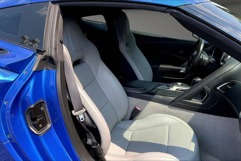 Used 2019 Blue Chevrolet Stingray image 28