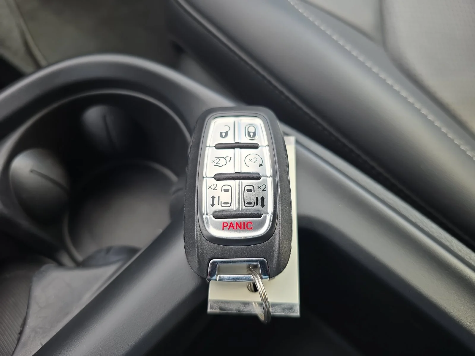 2025 Chrysler Pacifica Select - Photo 18