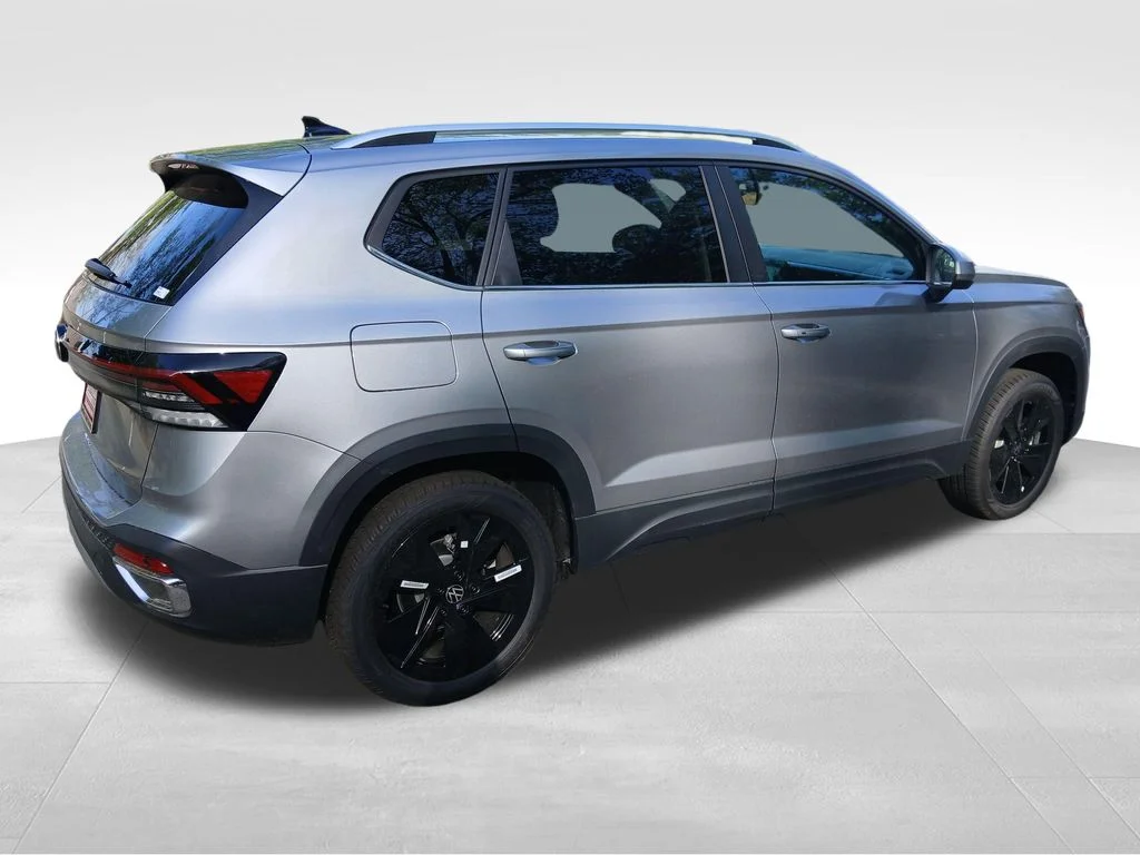 New 2026 Silver Volkswagen 1.5T SE image 5