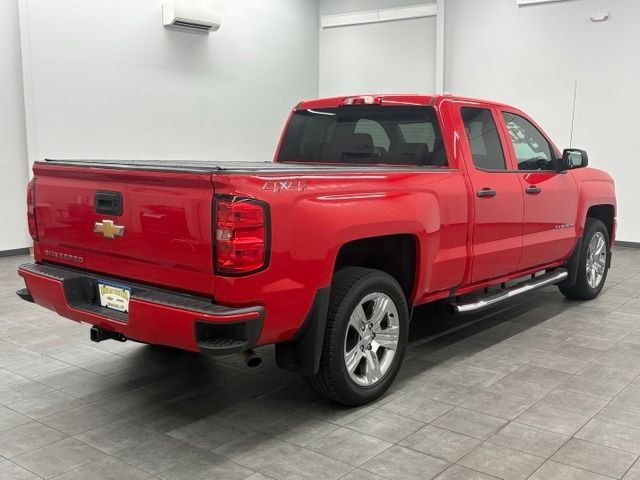 Used 2018 Red Chevrolet Custom image 2