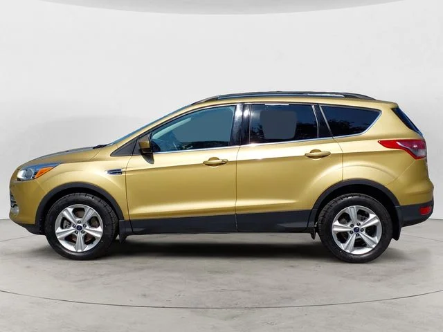 Used 2015 Gold Ford SE image 8
