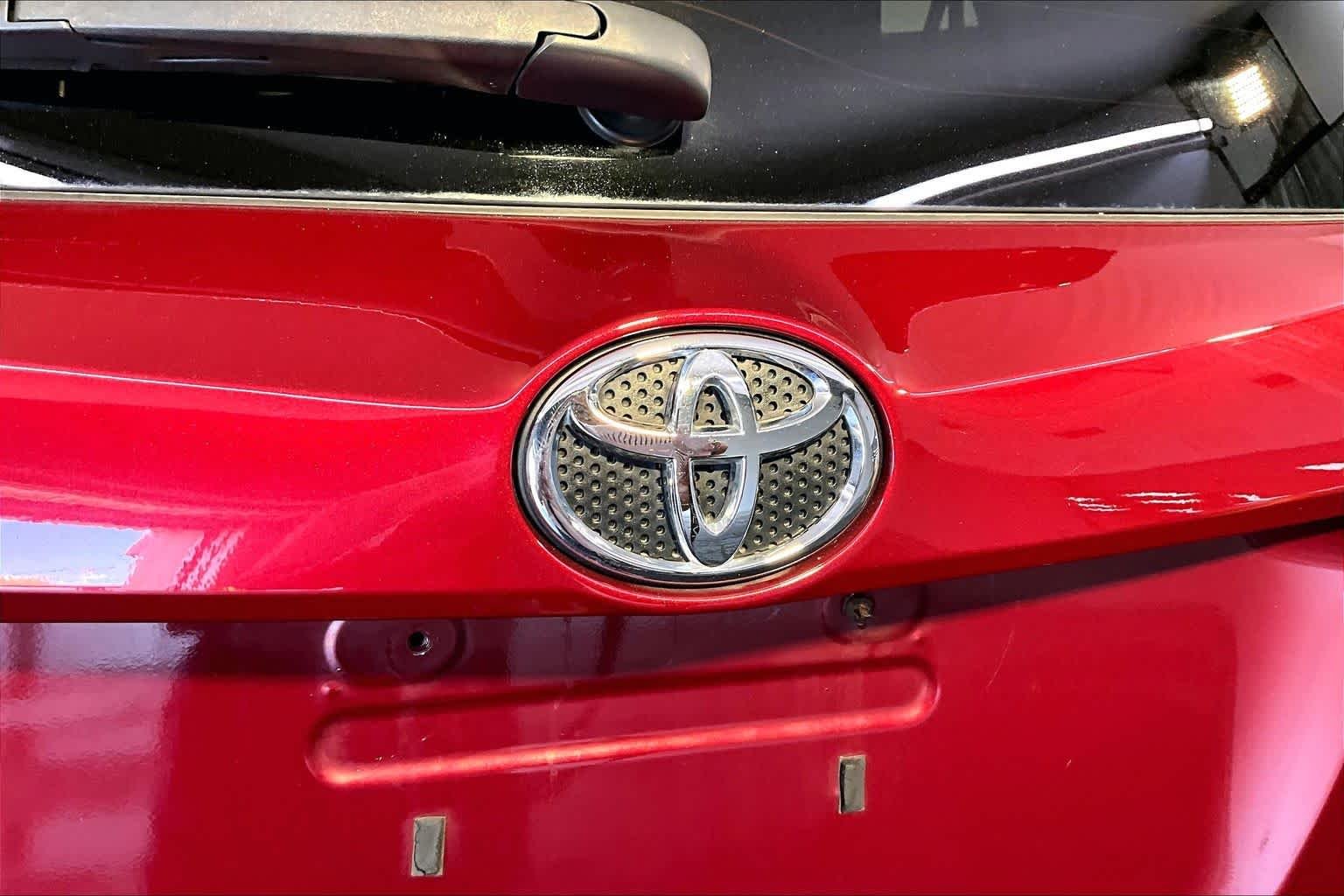 Used 2018 Ruby Flare Pearl Toyota LE image 33