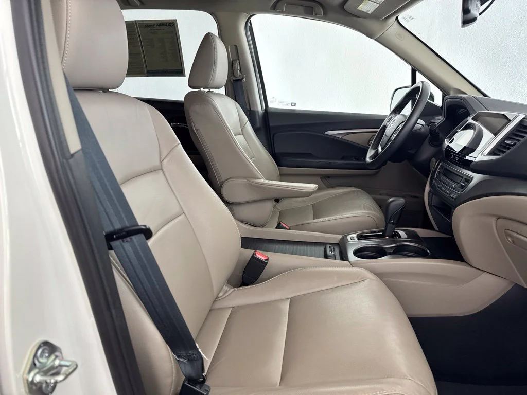 Used 2017 White Honda EX-L image 32