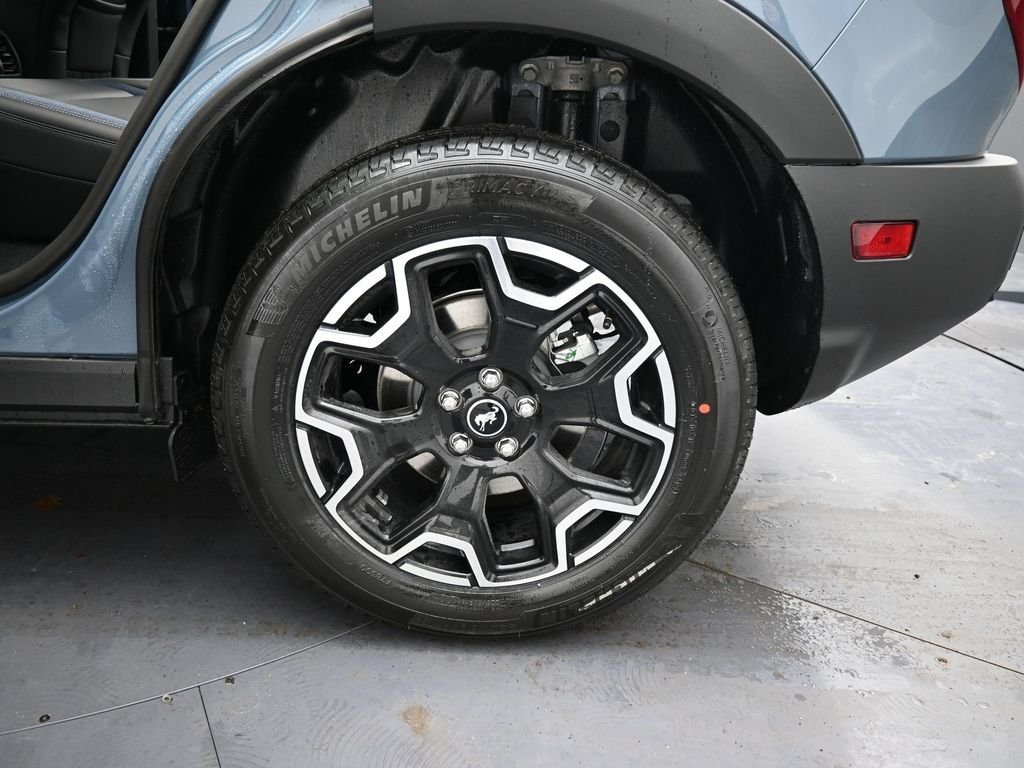 New 2026 Azure Gray Metallic Tri-Coat Ford Outer Banks® image 31