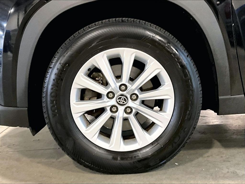 Used 2024 Black Toyota XLE image 7