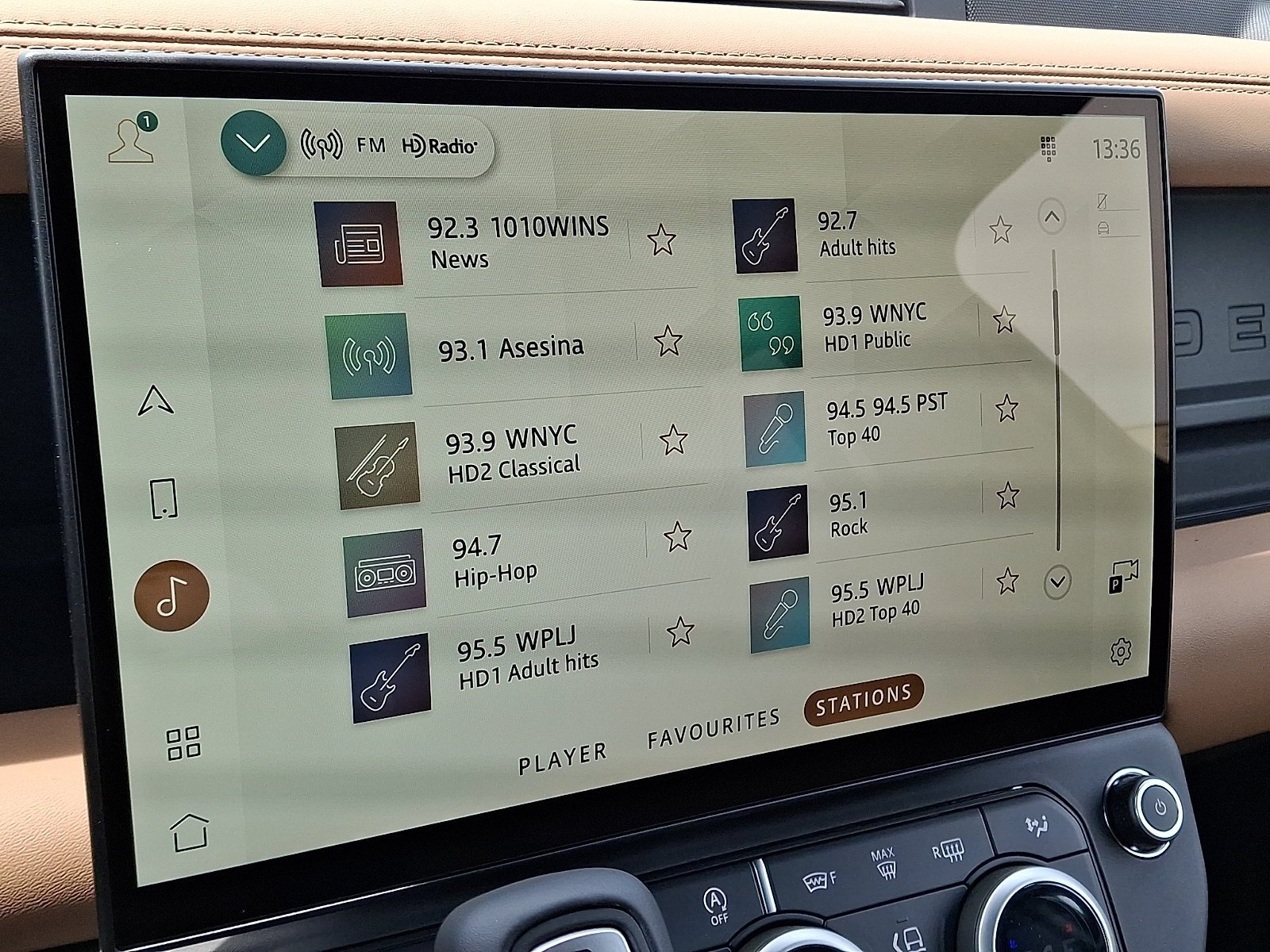 New 2026 Woolstone Green LAND ROVER X-Dynamic SE image 12