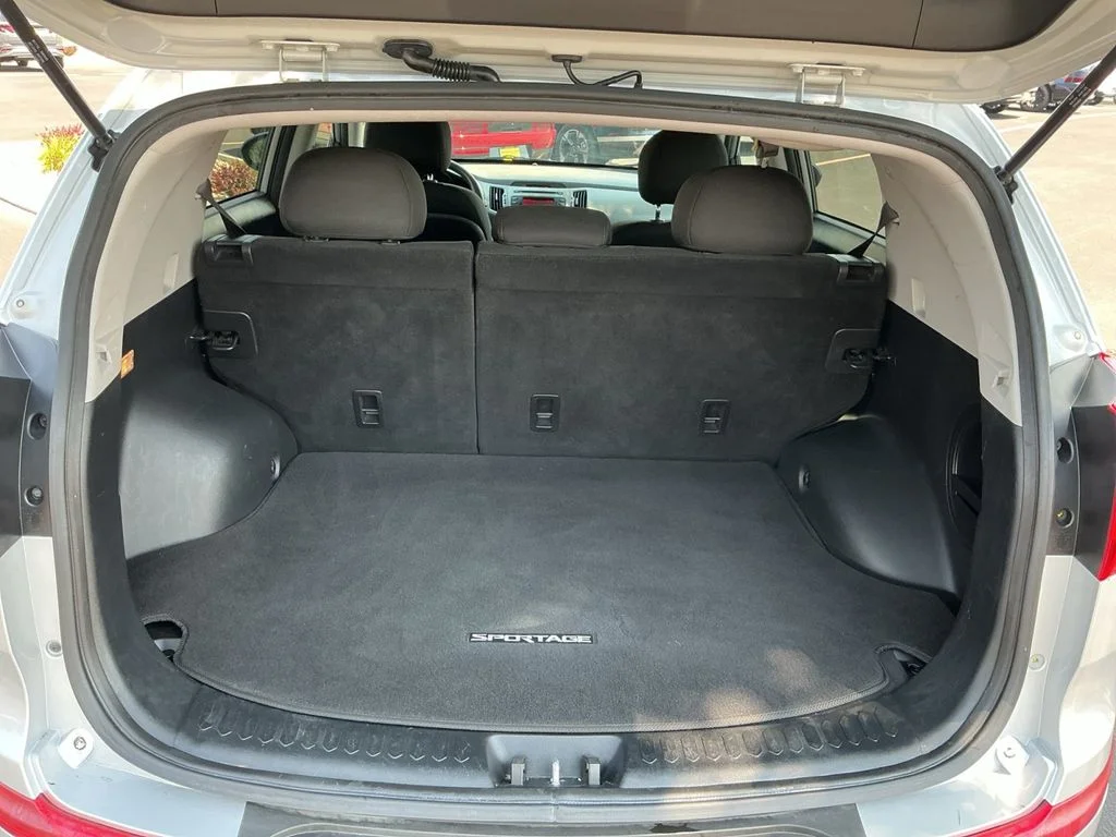 Used 2016 Silver Kia LX image 21