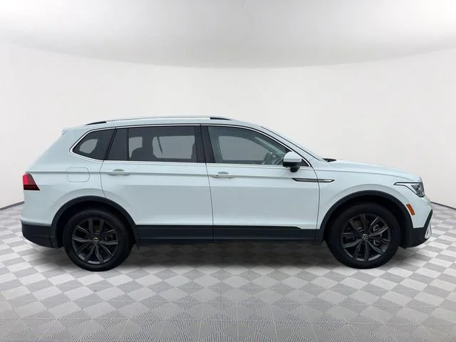Used 2022 White Volkswagen 2.0T SE image 4