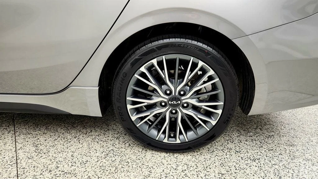 Used 2024 Steel Gray Kia GT-Line IVT image 9