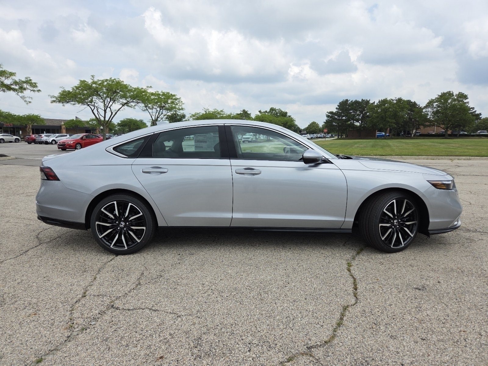 New 2026 Solar Silver Metallic Honda Touring image 25