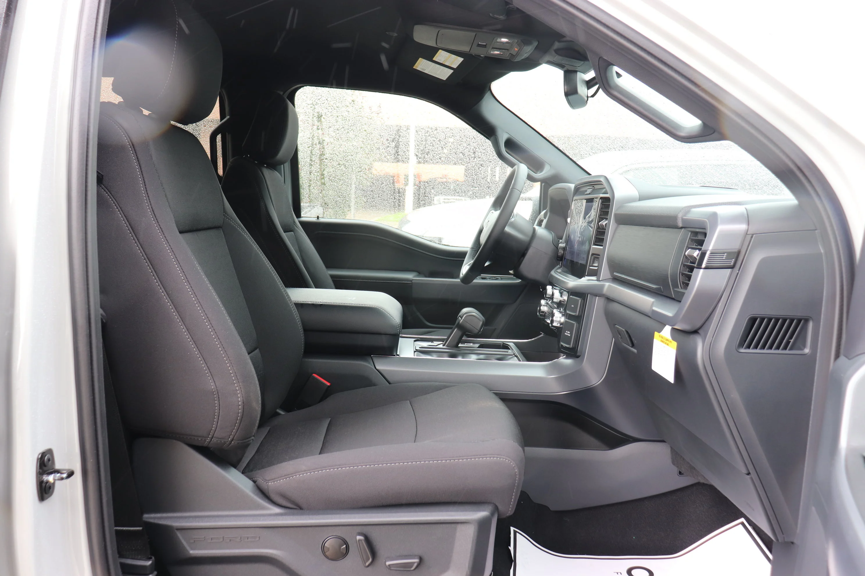 New 2026 AVALANCHE Ford XLT image 9