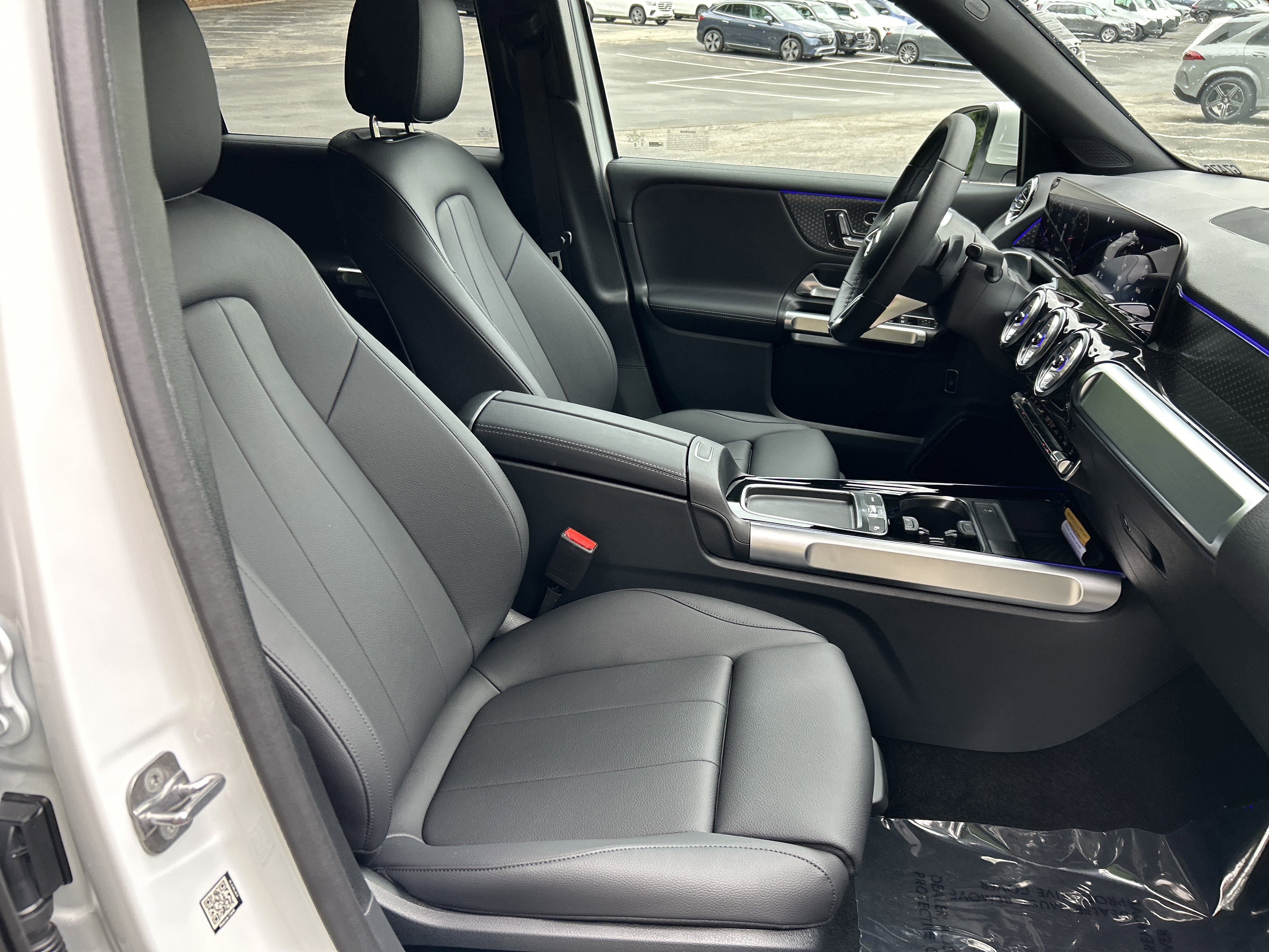 New 2026 Polar White Mercedes-Benz GLB 250 4MATIC® SUV image 47