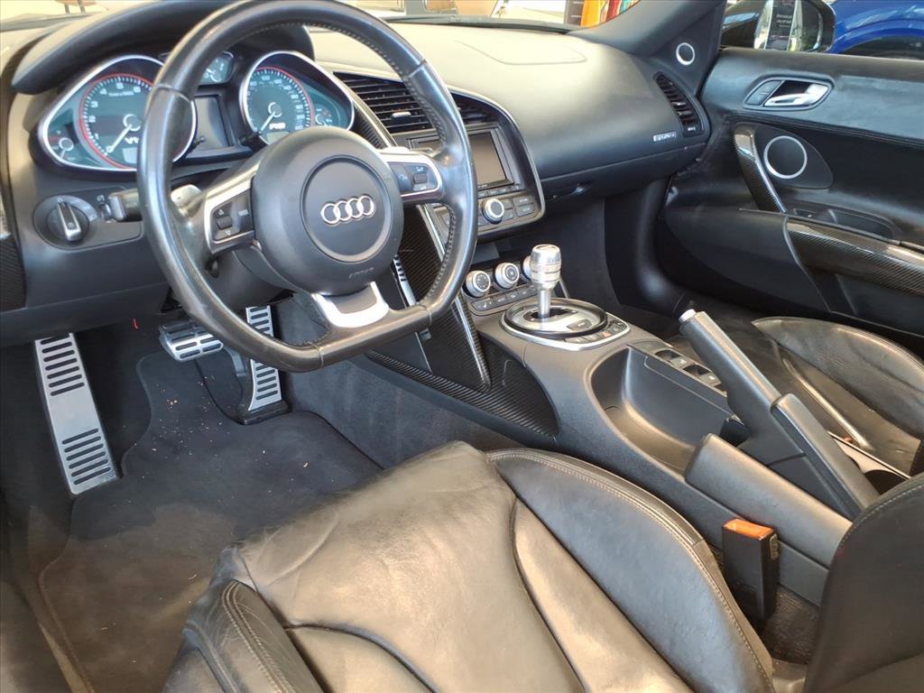 Used 2011 Phantom Black Pearl Effect/Black Roof Audi 5.2L image 10
