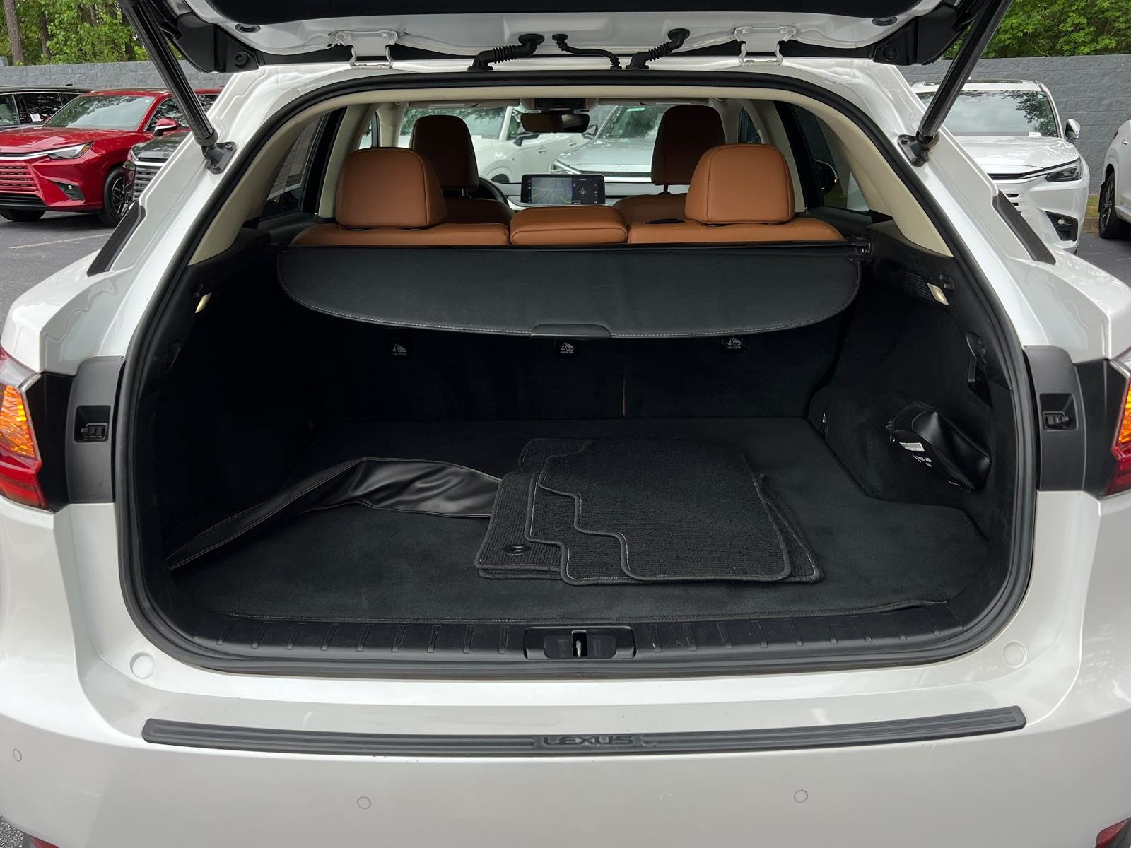 Used 2021 Eminent White Pearl Lexus R350 image 19