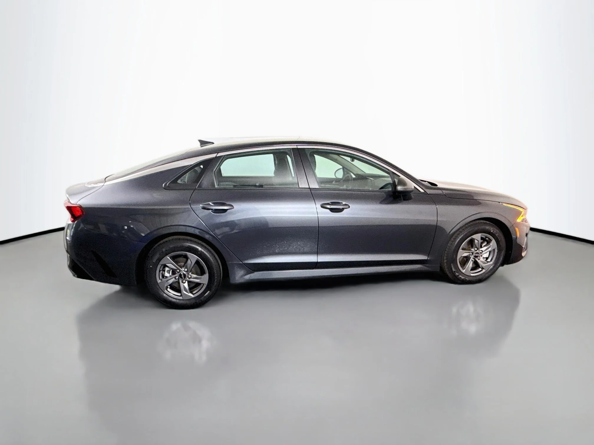 Used 2023 Gravity Gray Kia LXS image 8
