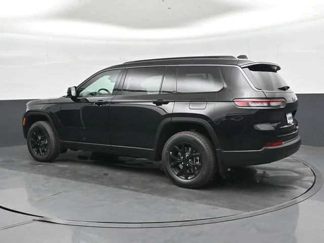 New 2026 Diamond Black Crystal Pearl-Coat Exterior Paint Jeep Altitude image 28