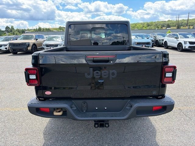 New 2026 Black Clear-Coat Exterior Paint Jeep 85th Anniversary Edition image 4