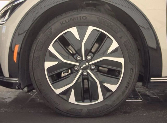 Used 2023 Glacier Kia Wind image 18